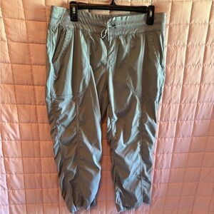 The North Face Women's Light Gray Capris
